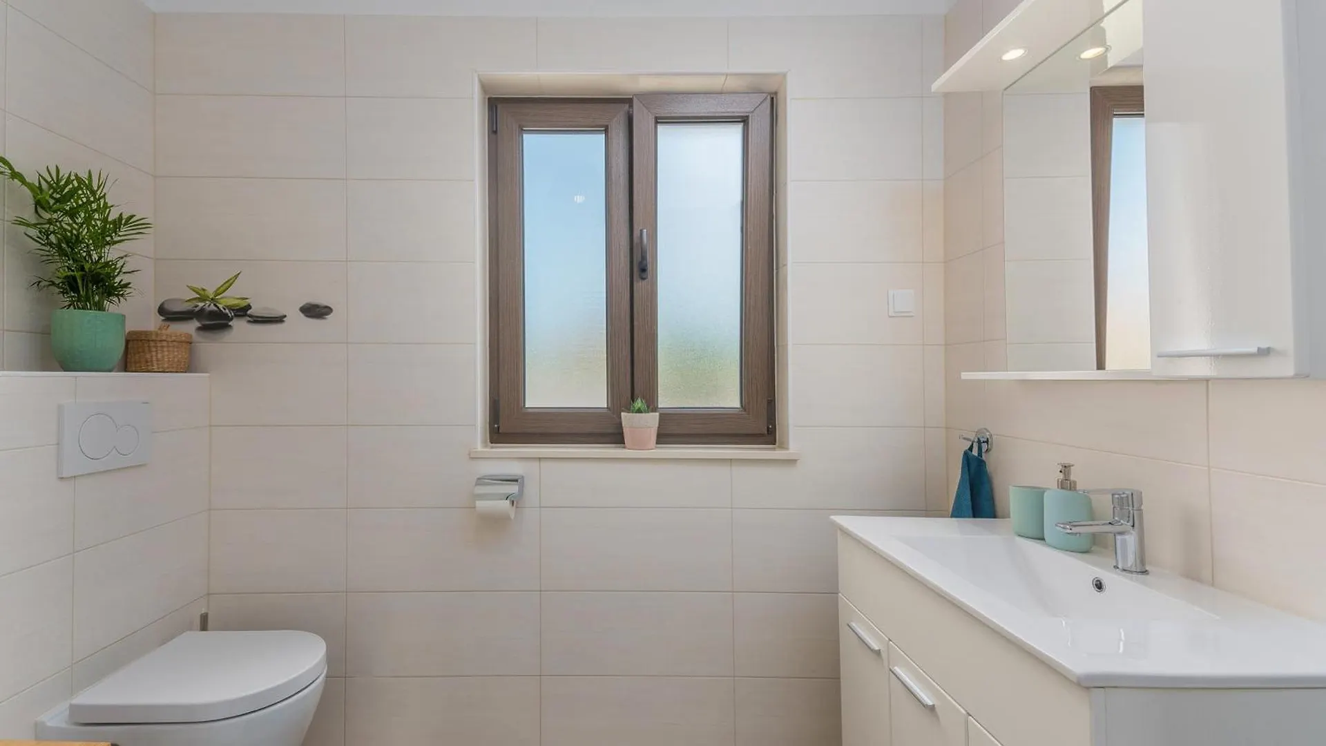 Two Bedroom Family House Danica Babici