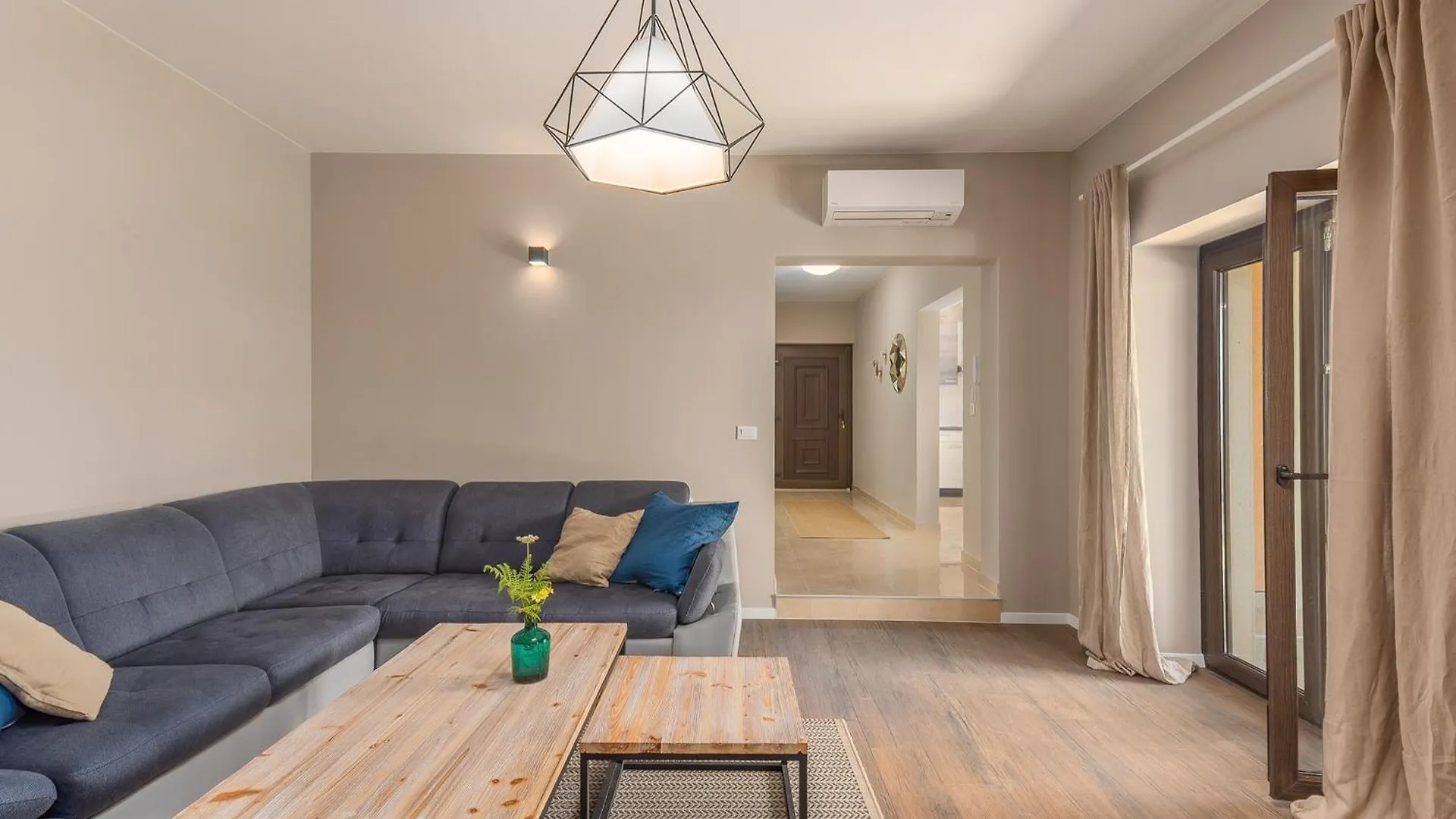Two Bedroom Family House Danica Babici