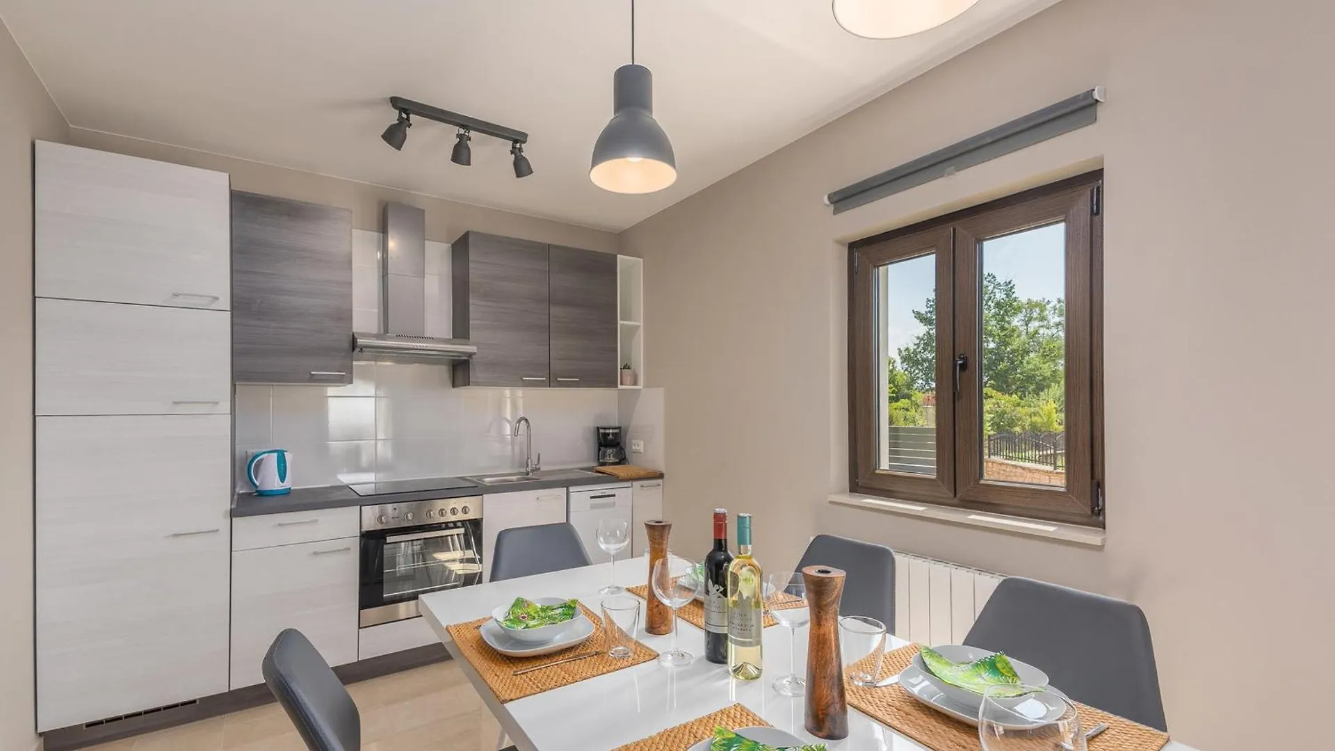 Two Bedroom Family House Danica Babici