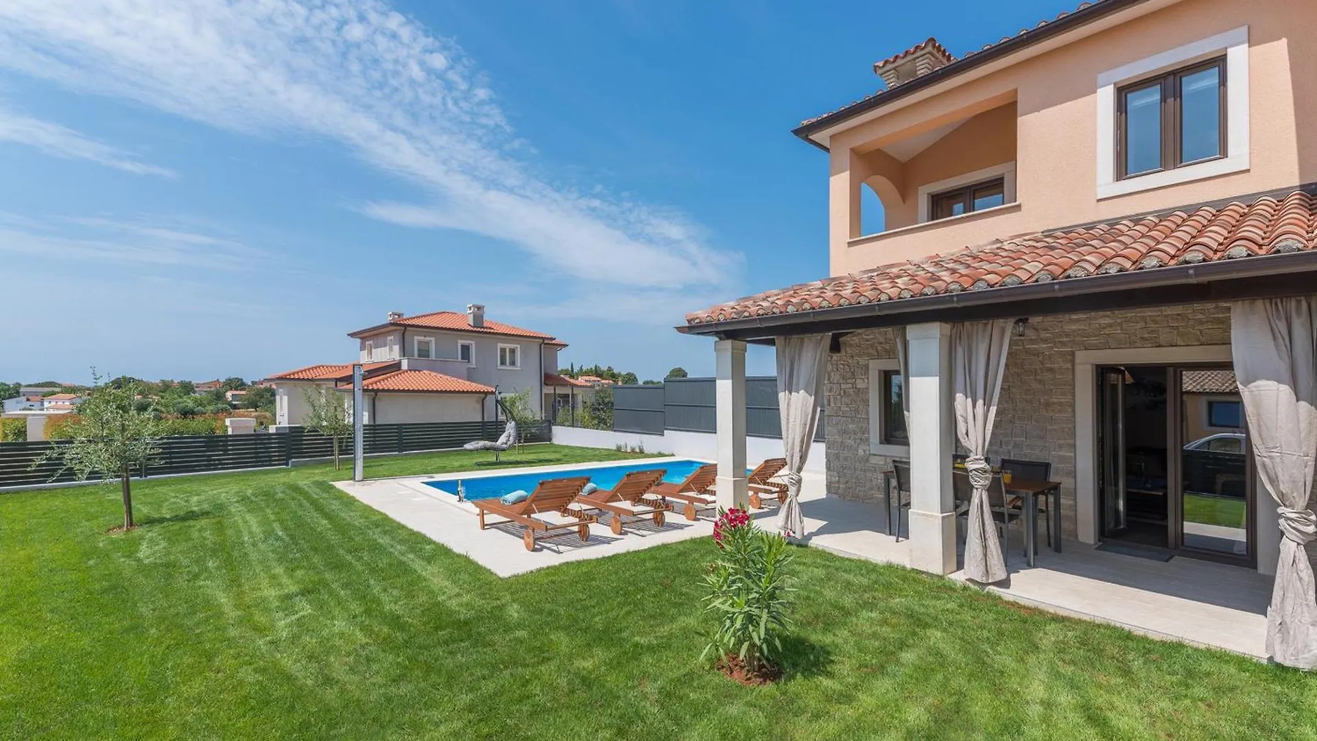 Two Bedroom Family House Danica Babici